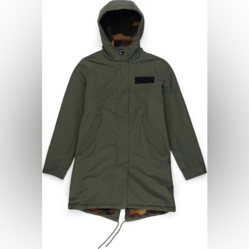 Hershell Sherpa lined fishtail jacket size medium